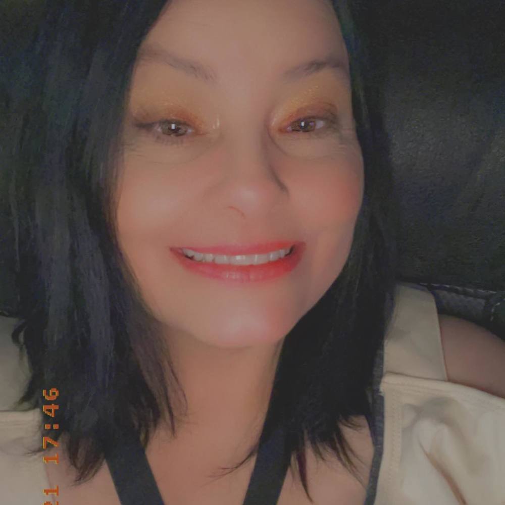 Meet your Posher, Rena